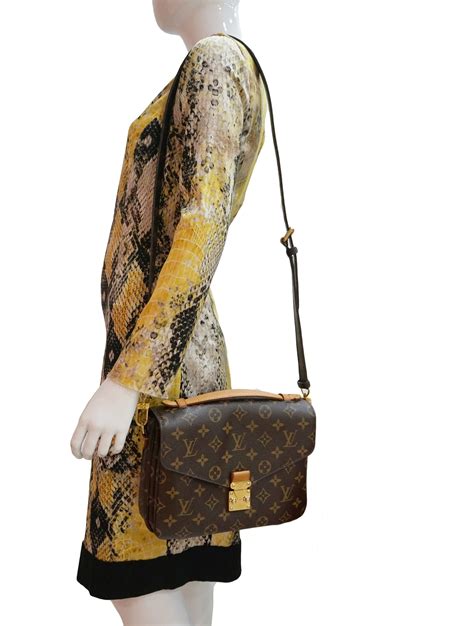 louis vuitton pochette metis monogram empreinte|louis vuitton metis hobo bag.